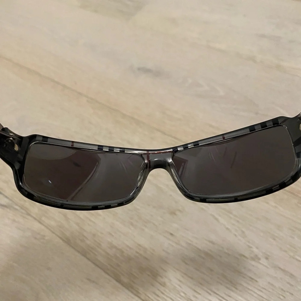 Burberry Black Wrap Sunglasses with Check Inside and on Arms 8436/S 58/14 Size - Picture 16 of 16